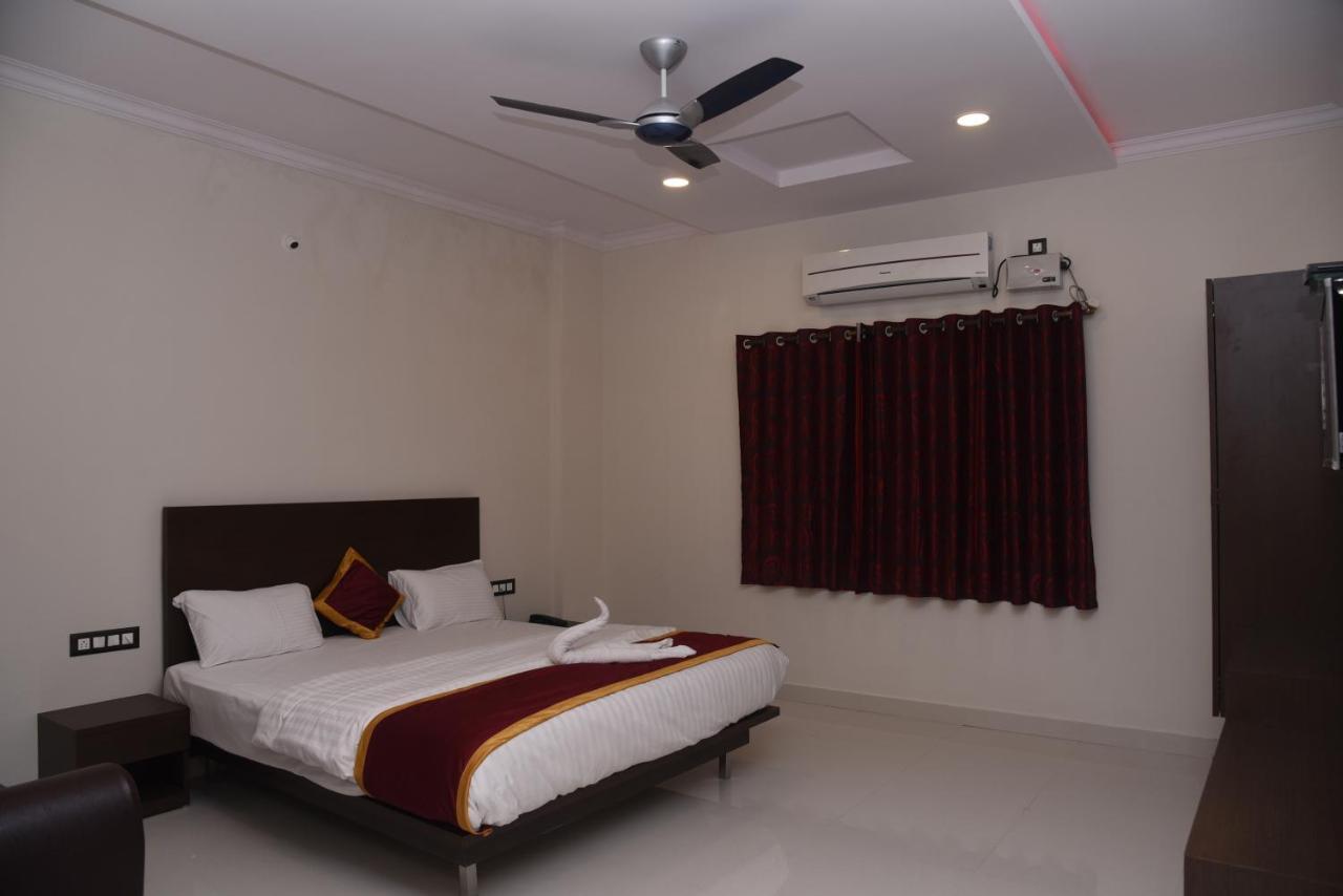 Hotel Grand Kubera Chikmagalur Exterior photo